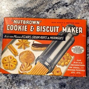 Vintage “NUTBROWN” cookie press